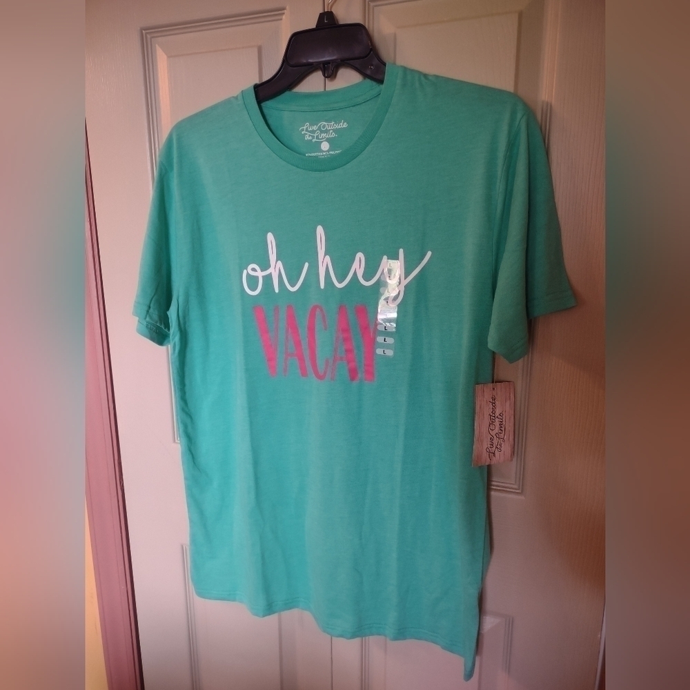 New women's graphic t-shirt "oh hey vaycay" size large